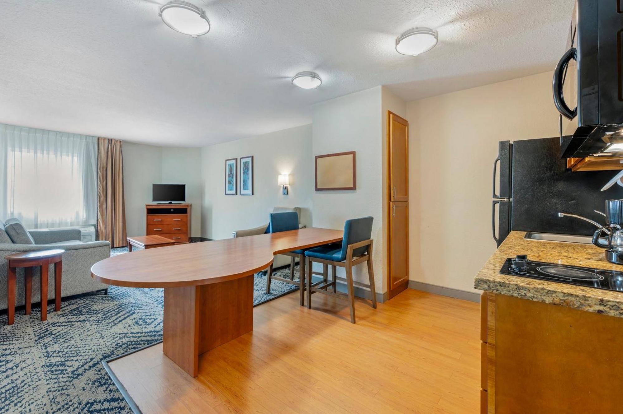 Candlewood Suites Indianapolis East By Ihg Екстериор снимка