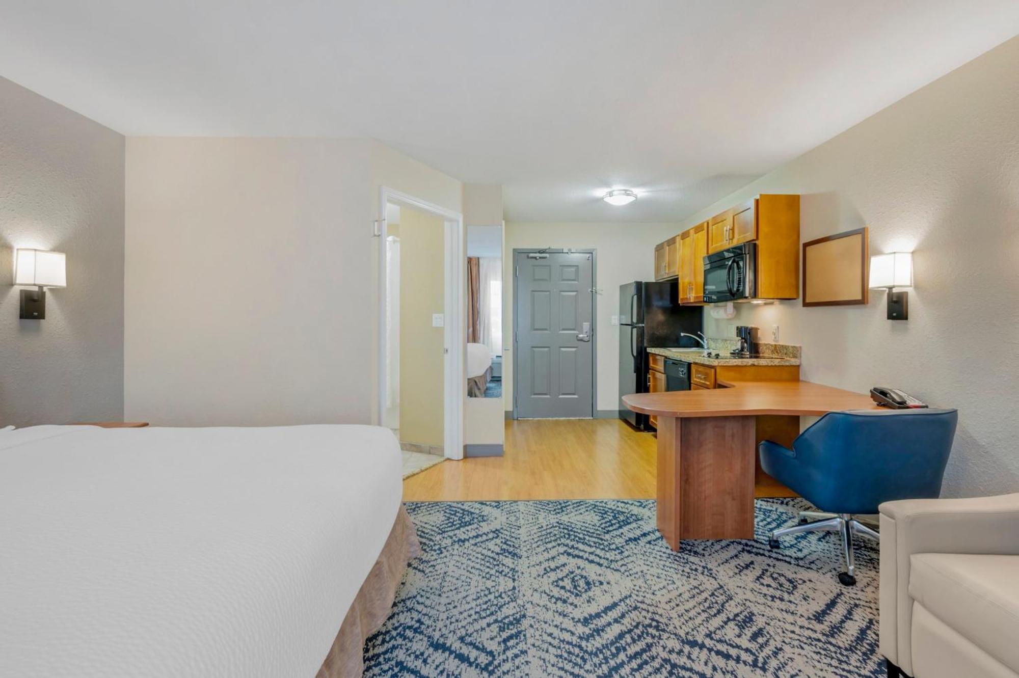 Candlewood Suites Indianapolis East By Ihg Екстериор снимка