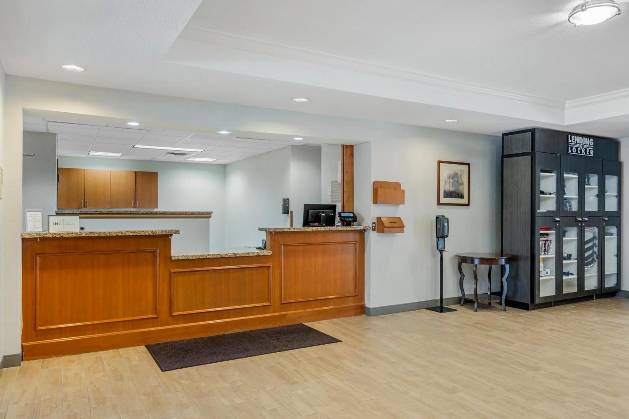 Candlewood Suites Indianapolis East By Ihg Екстериор снимка